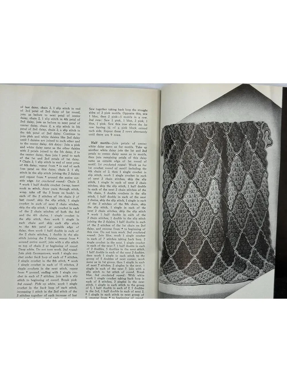 Vintage 1930s Knitting Pattern Booklet, Bucilla Daisy Knitter Creations